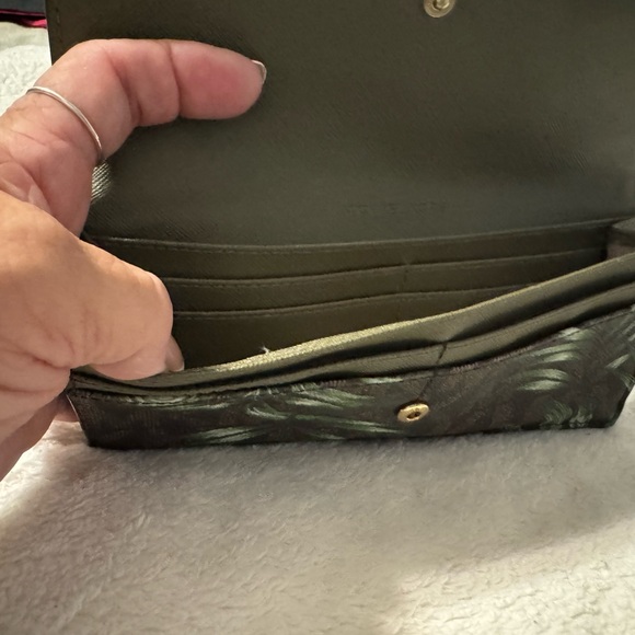 Michael Kors petite backpack with matching wallet and cosmetic case - Picture 2 of 11